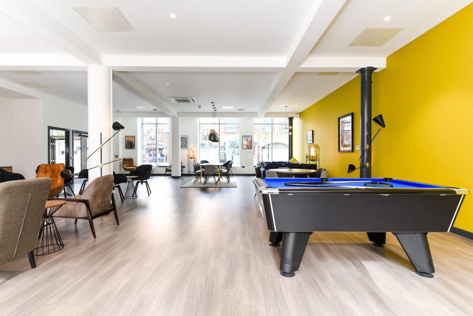 Comfortable Student-only In Apartamento Belfast